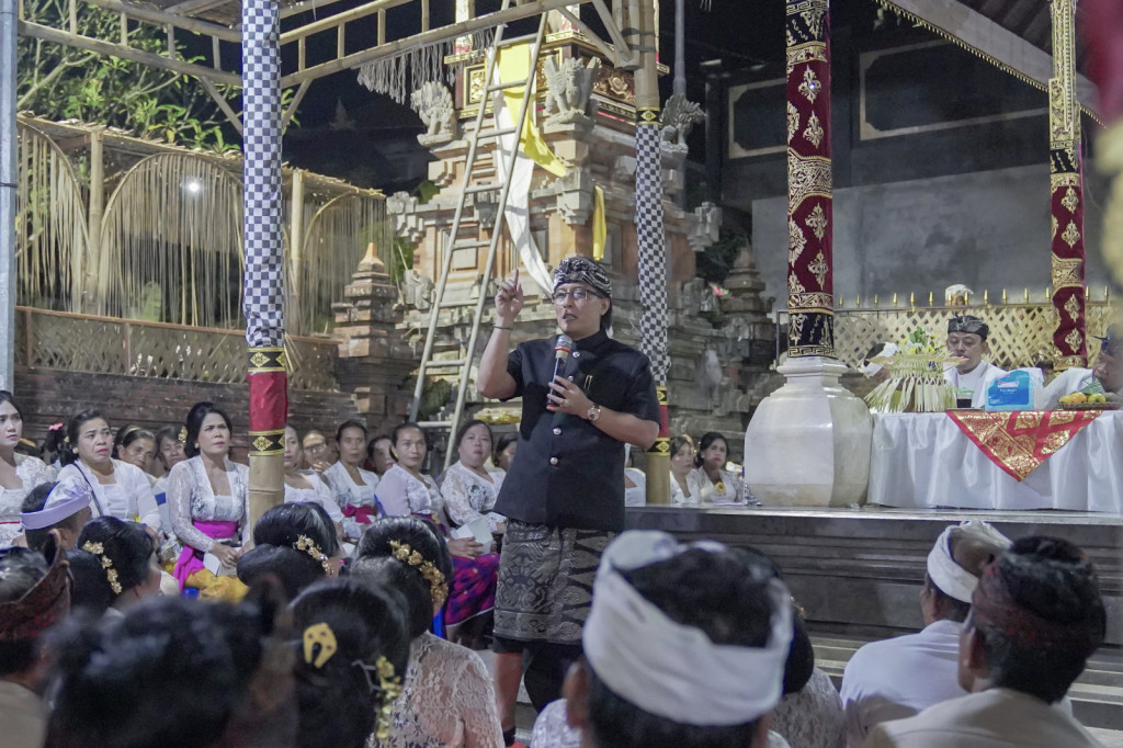 Bupati Giri Prasta hadiri Upacara Atma Wedana dan Nyekah Masal Banjar Adat Senapan, Petang